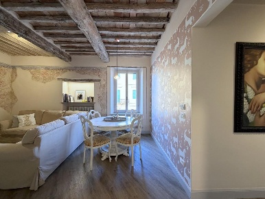 Foto Appartamento a Pietrasanta di 70 m² con 4 locali in affitto