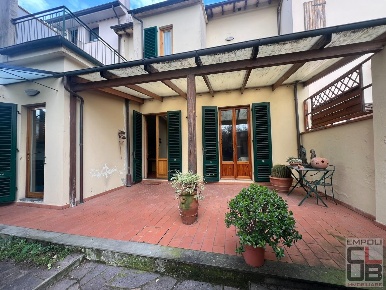 Foto Villa a schiera a Empoli San Rocco - Lungarno di 170 m² con 6 locali