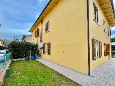 Foto Appartamento a Capannori Massa Macinaia - San Leonardo di 70 m²