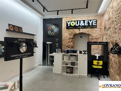 Foto Locale commerciale a Palermo Cassaro di 90 m² con 2 locali in vendita