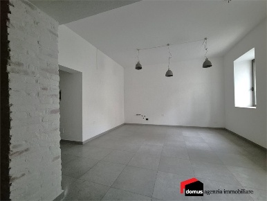 Foto Locale commerciale a Thiene di 120 m² con 3 locali in vendita