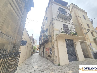 Foto Locale commerciale a Palermo Castellammare di 85 m² con 1 locali