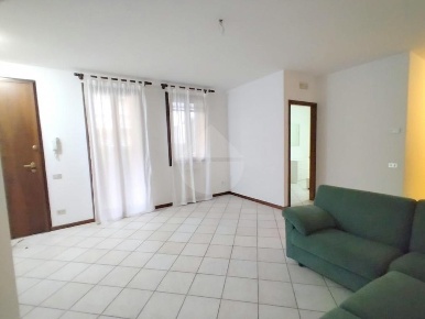 Foto Appartamento in Via Miani, Rovigo di 62 m² con 2 locali in affitto
