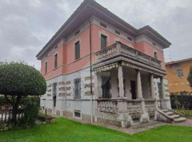 Foto Appartamento in Giacomo Matteotti, Coccaglio di 542 m² con 11 locali