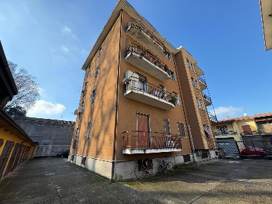 Foto Appartamento in Via Adua 12, Robecco sul Naviglio Centro di 95 m²