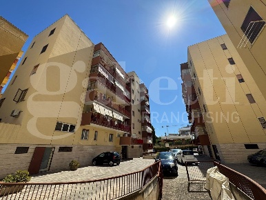 Foto Attico in GARIBALDI, Bari Santo Spirito di 95 m² con 3 locali