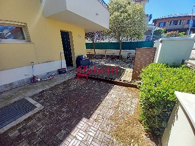 Foto Villa bifamiliare a Coriano di 216 m² con 4 locali in vendita