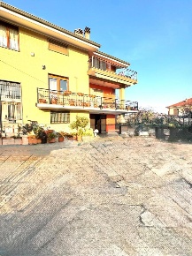 Foto Villa bifamiliare in Via della Vittoria 0, Rivoli Tetti di 360 m²
