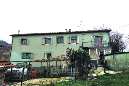 Foto Casa indipendente in Faito, Duronia di 500 m² con 15 locali in vendita