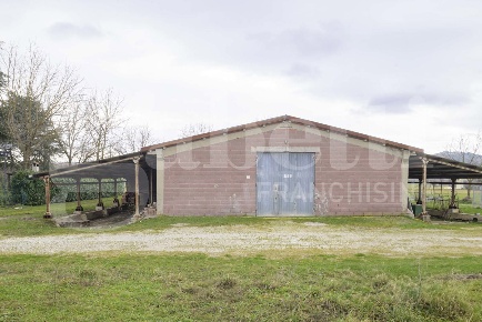 Foto Capannone industriale in Via Settestrade 194, Gubbio di 260 m²