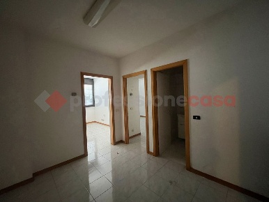 Foto Ufficio in Via Calamandrei 129, Arezzo Pescaiola di 42 m² in affitto