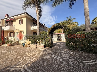 Foto Villa unifamiliare in Via PENELOPE 374, Sperlonga di 190 m² in vendita