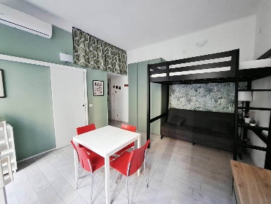 Foto Appartamento in Via BRIOSCHI 5, Milano Corso San Gottardo di 35 m²
