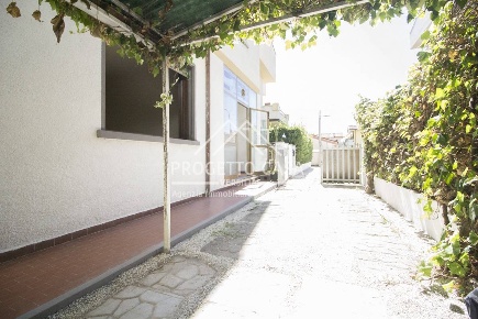 Foto Appartamento in VIA FRANCO ALFANO, Viareggio Torre del Lago di 74 m²