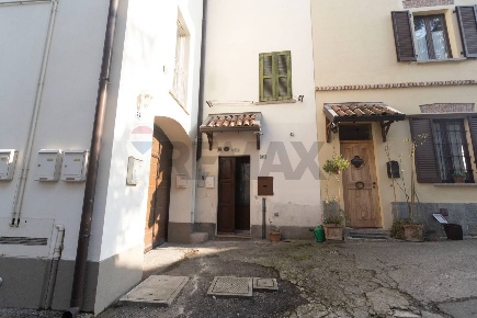 Foto Appartamento in Via Alle Grotte 31, Carate Brianza Centro di 52 m²