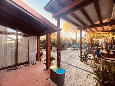 Foto Casa indipendente a Cecina di 141 m² con 5 locali in vendita