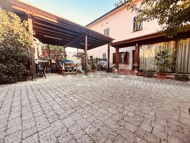 Foto Casa indipendente a Cecina di 141 m² con 5 locali in vendita