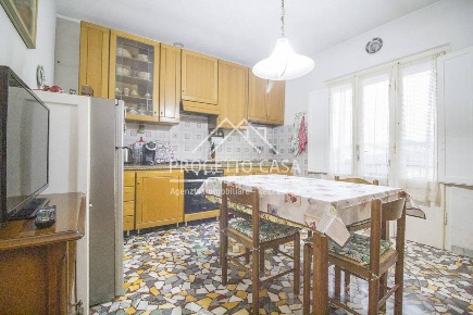 Foto Appartamento in VIA GOLDORA, Pietrasanta di 65 m² con 4 locali