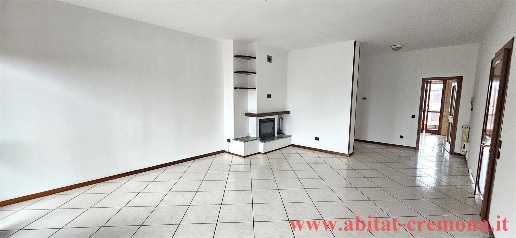 Foto Appartamento a Cicognolo di 154 m² con 4 locali in vendita