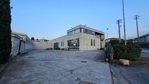 Foto Capannone industriale in VICOLO CAPAGIOLO, Cassago Brianza Centro
