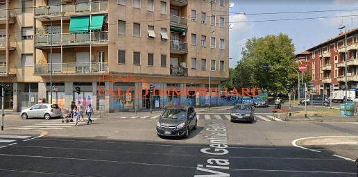 Foto Negozio in Via Giambellino, Milano Giambellino di 450 m² con 3 locali