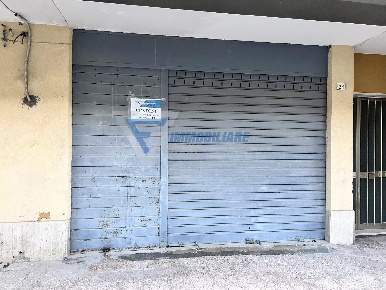 Foto Locale commerciale in VIA GIARRE, Siracusa Santa Panagia - Teracati