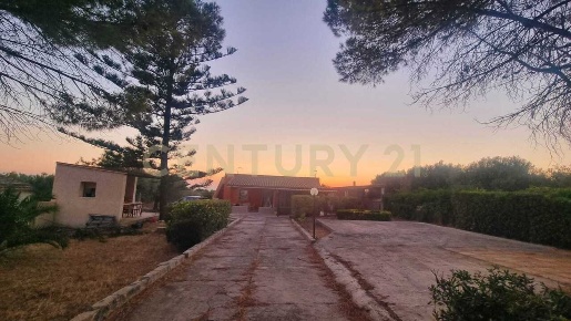 Foto Villa bifamiliare in Strada Scaro SN, Pachino di 150 m² con 7 locali