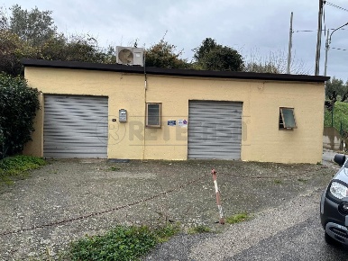 Foto Attività commerciale in Via Domenico Mottola d'Amato 16, Catanzaro