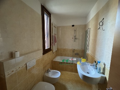 Foto Appartamento in Via Buozzi, Parma San Pancrazio di 97 m² con 3 locali