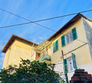Foto Appartamento a La Spezia di 105 m² con 6 locali in vendita