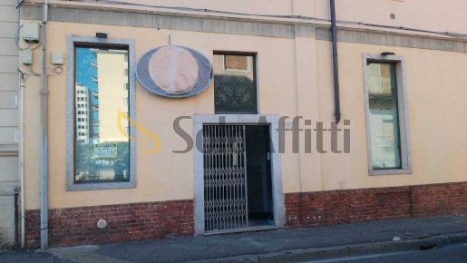 Foto Locale commerciale in Via dei Mille 11, Busto Arsizio di 94 m²