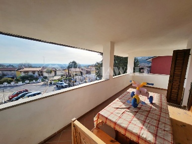 Foto Villa bifamiliare in Via Montello 5, Caneva Centro di 210 m²