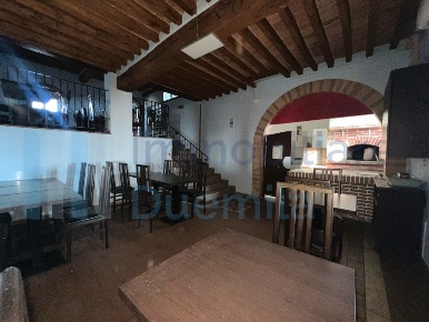 Foto Locale commerciale a Baricella Centro di 150 m² con 4 locali