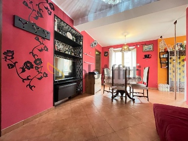 Foto Appartamento in Via Carena, Torino San Donato di 80 m² con 4 locali