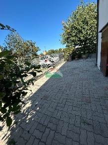 Foto Villa singola in VIA ORTONA, Ravenna Classe di 350 m² con 9 locali