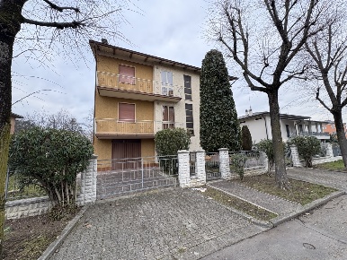 Foto Villa unifamiliare in Via degli Orti 105, San Felice sul Panaro Centro