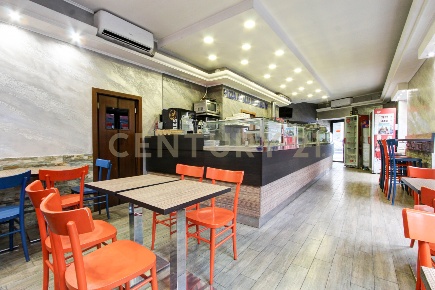 Foto Attività commerciale in Via Montebuono  1, Roma Africano - Villa Chigi