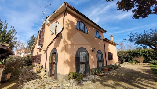 Foto Villa unifamiliare in largo delle Fornaci, Capranica di 194 m²