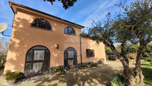 Foto Villa unifamiliare in largo delle Fornaci, Capranica di 194 m²
