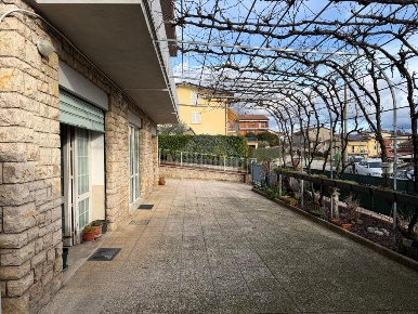 Foto Appartamento in Via Del Melograno, Perugia Bosco di 170 m² in vendita