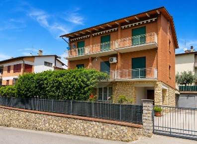 Foto Appartamento in Via Del Melograno, Perugia Bosco di 170 m² in vendita