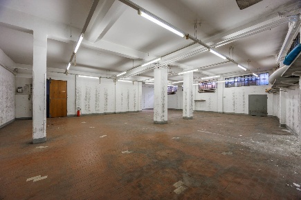 Foto Magazzino in Via Aquileia, Torino Gran Madre - Crimea di 327 m²