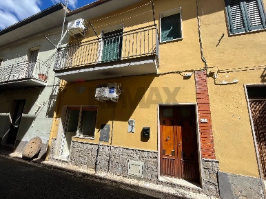 Foto Case semi ndipendenti a San Salvatore Telesino di 74 m² con 3 locali