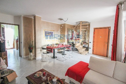 Foto Appartamento in via di mezzo sud 100, Cascina di 150 m² con 5 locali