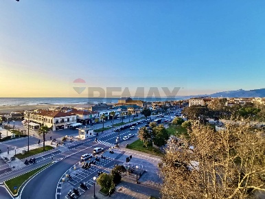 Foto Appartamento in Piazza Massimo D'Azeglio 61, Viareggio Lungomare