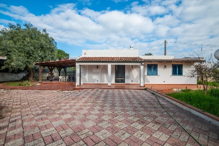 Foto Villa unifamiliare in Traversa Rigiliffi, Siracusa Tivoli di 105 m²