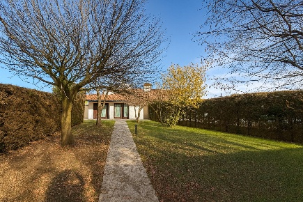 Foto Villa a schiera in via nazionale 47, Grumolo delle Abbadesse di 330 m²