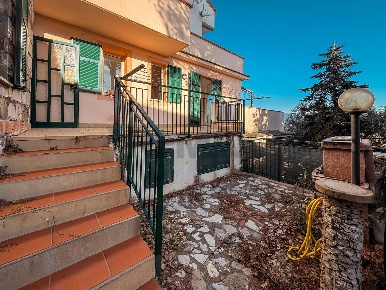 Foto Appartamento in VIA COSTA VERICI 4B, Casarza Ligure Centro di 89 m²