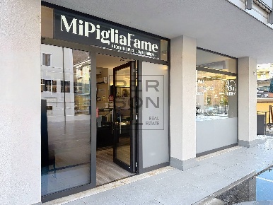 Foto Negozio in Via 4 Novembre 38, Trento Gardolo di 43 m² in vendita