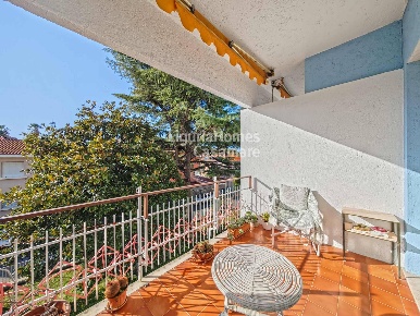 Foto Appartamento in Via Villafranca, Bordighera Centro di 57 m² in vendita